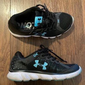 Under Armour Black Sneakers Size 6